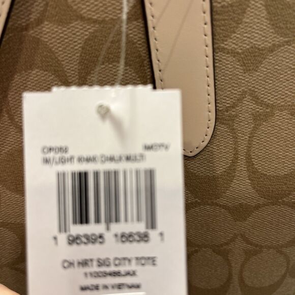 Coach Heart Print City Tote Signature Pink CP052 Bag Purse Handbag Laptop NWT - Picture 9 of 10